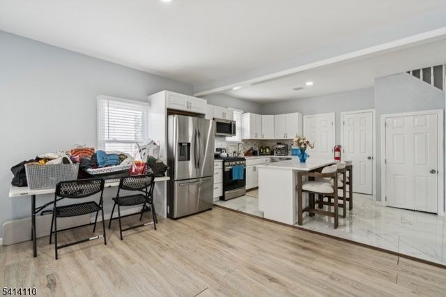 22 Pine Grove Ter, Newark City, NJ 07106