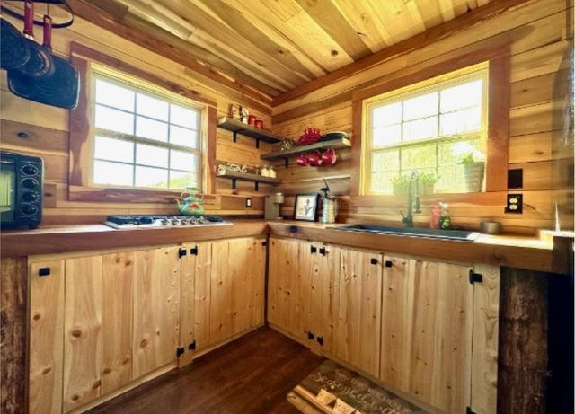 179 Puncheon Camp Ln, Bell Buckle, TN 37020