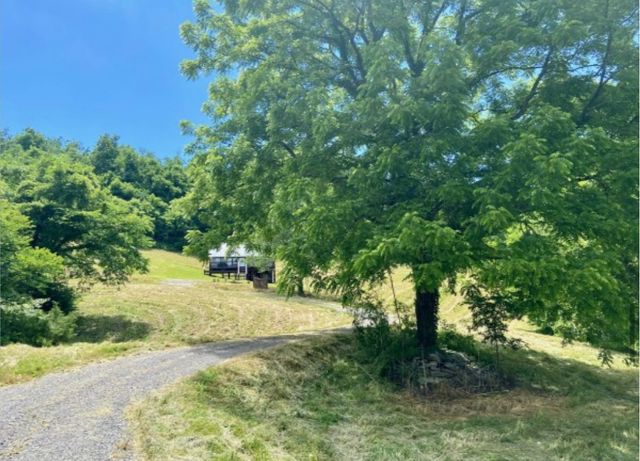 179 Puncheon Camp Ln, Bell Buckle, TN 37020