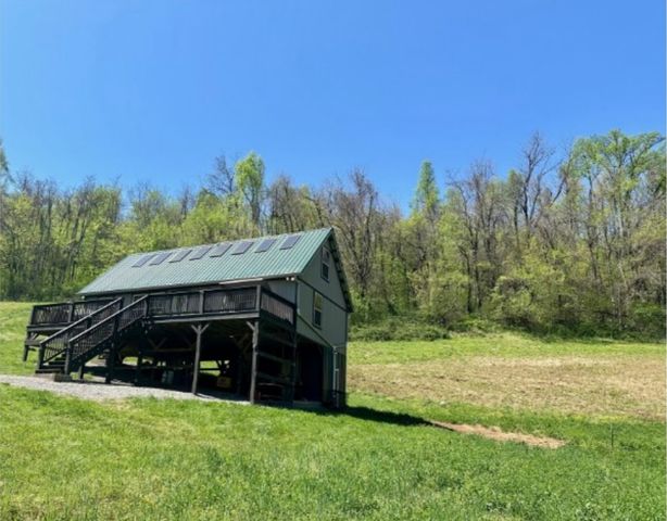 179 Puncheon Camp Ln, Bell Buckle, TN 37020