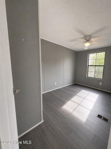 6140 Carolina Beach Road Trlr 39, Wilmington, NC 28412