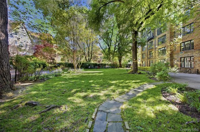 20 Continental Avenue 1K, Forest Hills, NY 11375