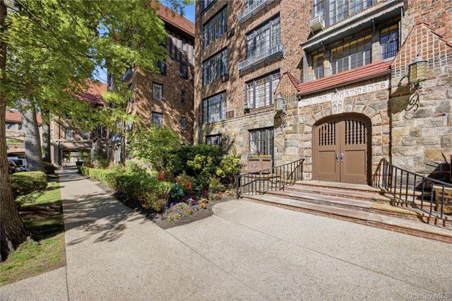 20 Continental Avenue 1K, Forest Hills, NY 11375
