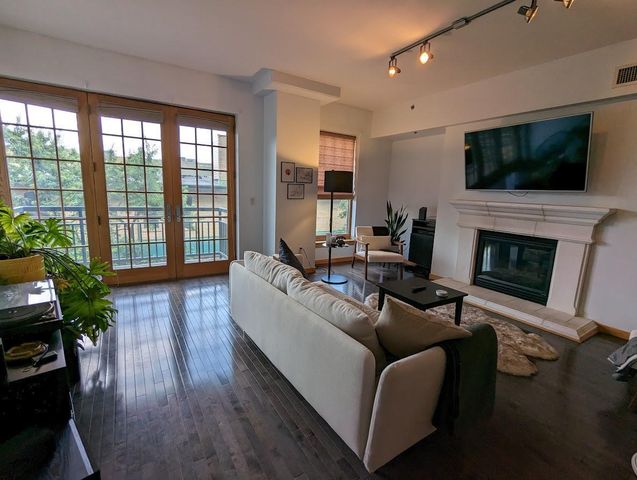 408 N 1st Street 305, Minneapolis, MN 55401