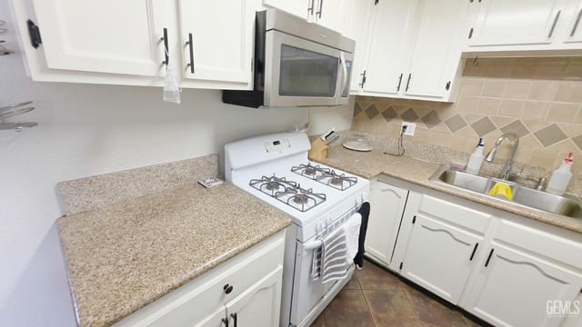 1610 Cunha Street, Bakersfield, CA 93305