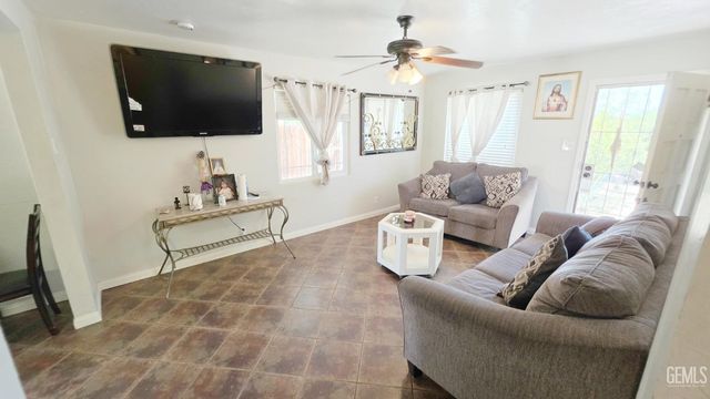 1610 Cunha Street, Bakersfield, CA 93305