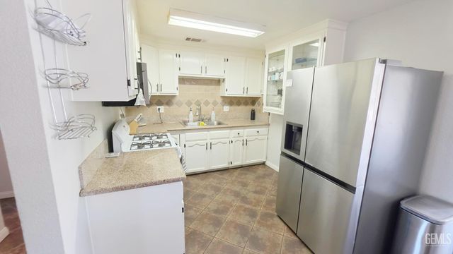 1610 Cunha Street, Bakersfield, CA 93305