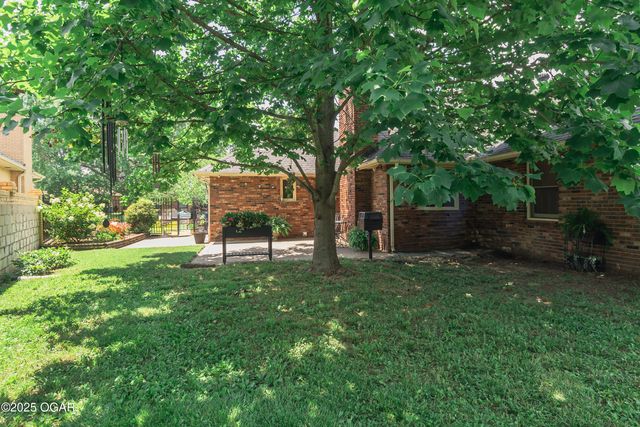 2005 Laura Ln, Joplin, MO 64801
