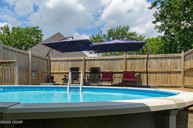 2005 Laura Ln, Joplin, MO 64801