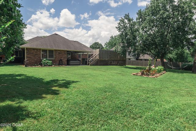 2005 Laura Ln, Joplin, MO 64801