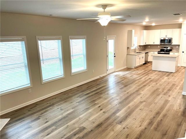 414 Fox Creek Dr, Braselton, GA 30517