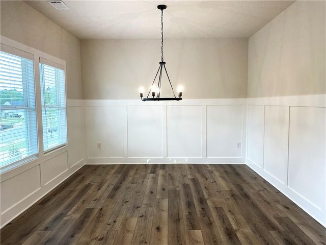 414 Fox Creek Dr, Braselton, GA 30517