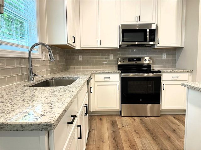 414 Fox Creek Dr, Braselton, GA 30517