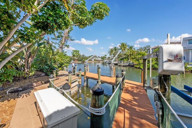 4757 HIGEL AVENUE, Sarasota, FL 34242