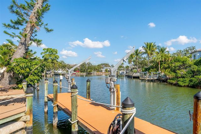 4757 HIGEL AVENUE, Sarasota, FL 34242