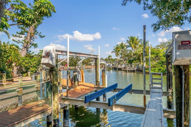 4757 HIGEL AVENUE, Sarasota, FL 34242