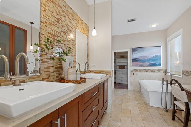 4757 HIGEL AVENUE, Sarasota, FL 34242