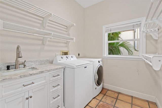 4757 HIGEL AVENUE, Sarasota, FL 34242