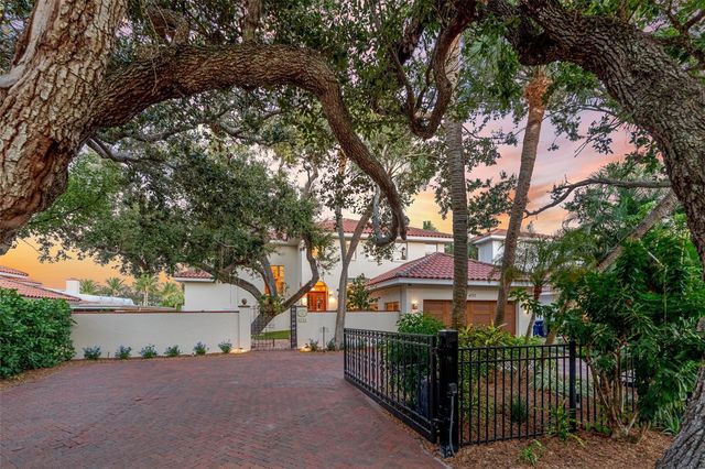 4757 HIGEL AVENUE, Sarasota, FL 34242