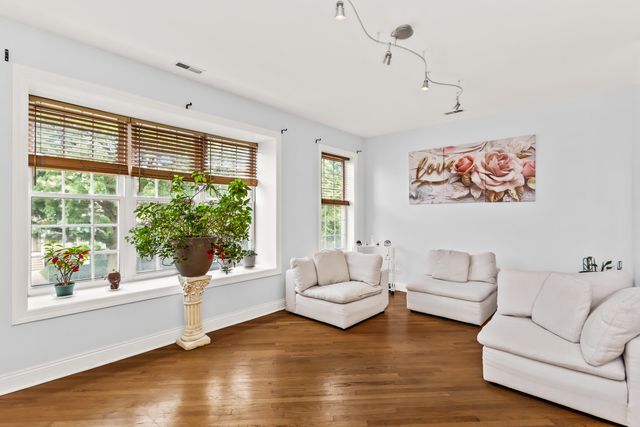 25 N Menard Avenue 2S, Chicago, IL 60644