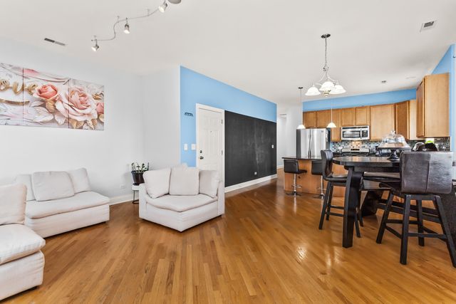 25 N Menard Avenue 2S, Chicago, IL 60644
