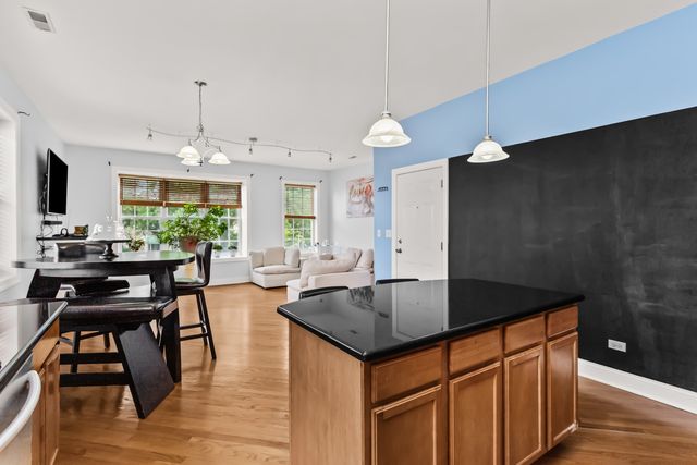 25 N Menard Avenue 2S, Chicago, IL 60644