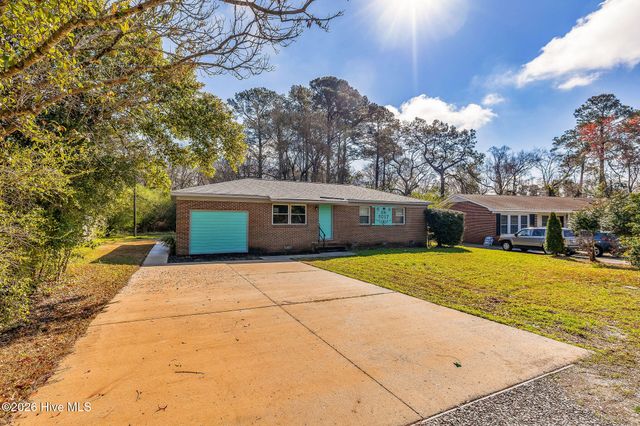 5017 Ilex Drive, Wilmington, NC 28412