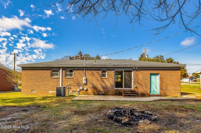 5017 Ilex Drive, Wilmington, NC 28412