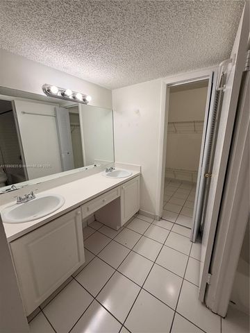 6300 SW 138th Ct 102, Miami, FL 33183