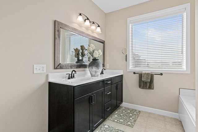 9189 Plymouth Road, Woodbury, MN 55129