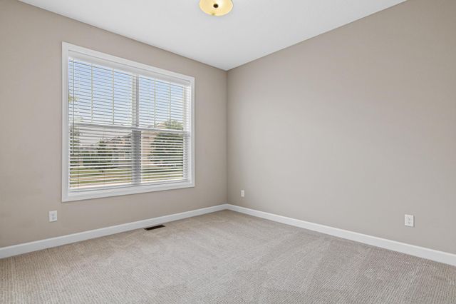 9189 Plymouth Road, Woodbury, MN 55129