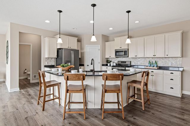 9189 Plymouth Road, Woodbury, MN 55129