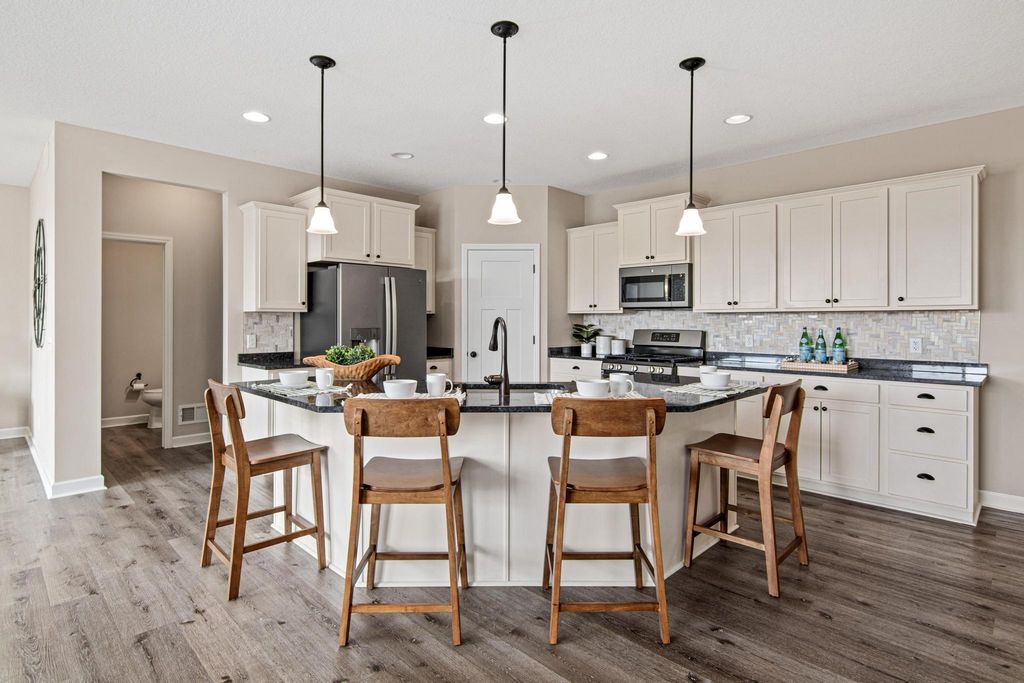 9189 Plymouth Road, Woodbury, MN 55129 — photo 2