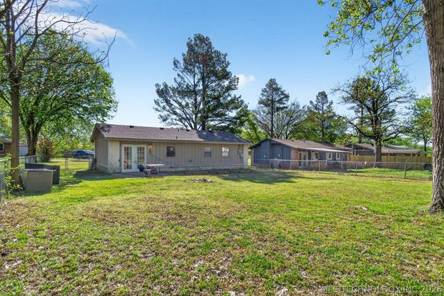 6 S Warren Street, Kiefer, OK 74041
