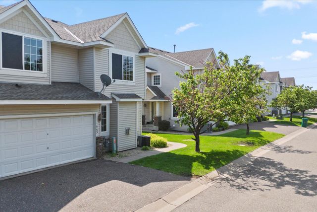 1663 County Road D E, Maplewood, MN 55109