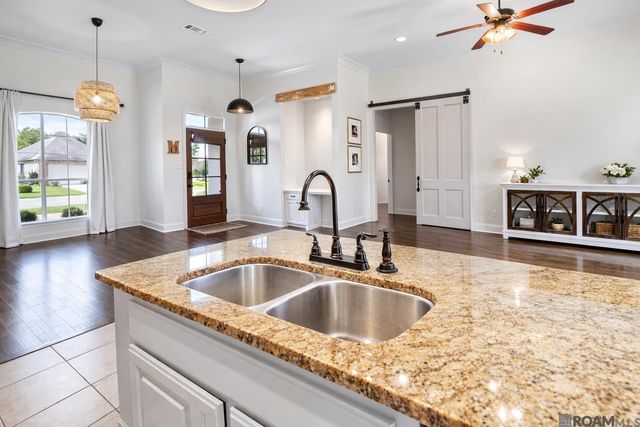 10753 Fenway Ln, Denham Springs, LA 70726