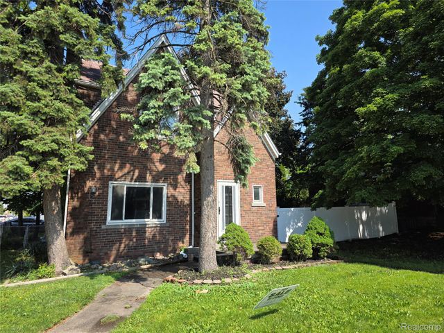 1332 Fort Park Boulevard, Lincoln Park, MI 48146