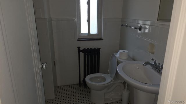 1332 Fort Park Boulevard, Lincoln Park, MI 48146