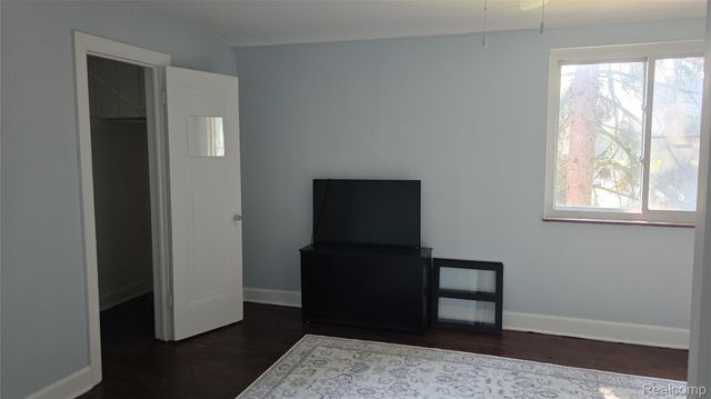 1332 Fort Park Boulevard, Lincoln Park, MI 48146