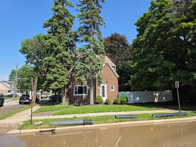 1332 Fort Park Boulevard, Lincoln Park, MI 48146