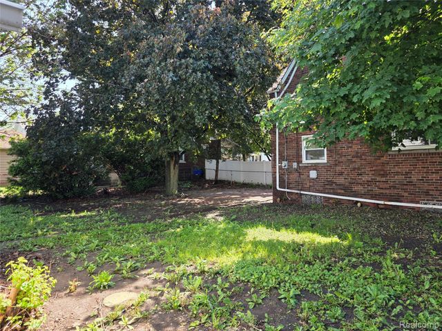 1332 Fort Park Boulevard, Lincoln Park, MI 48146