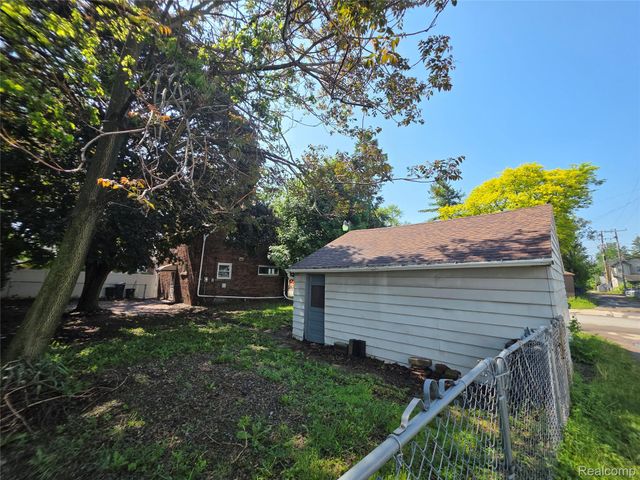 1332 Fort Park Boulevard, Lincoln Park, MI 48146