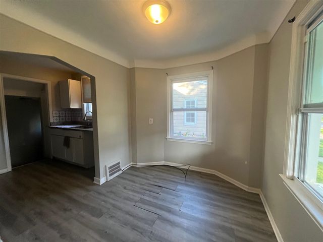 19977 Elkhart Street, Harper Woods, MI 48225