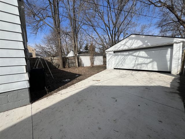 19977 Elkhart Street, Harper Woods, MI 48225