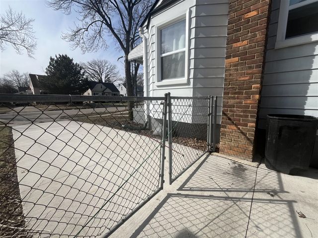 19977 Elkhart Street, Harper Woods, MI 48225