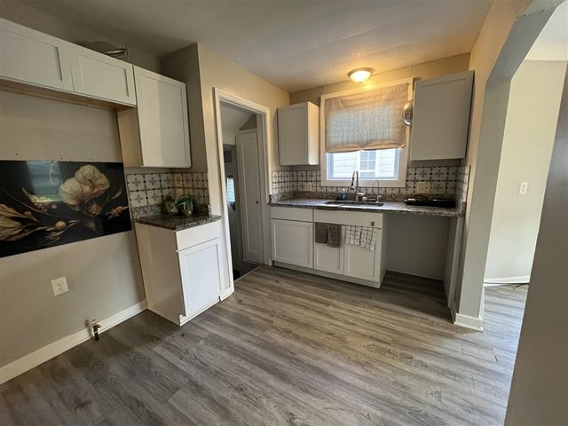 19977 Elkhart Street, Harper Woods, MI 48225