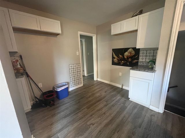 19977 Elkhart Street, Harper Woods, MI 48225