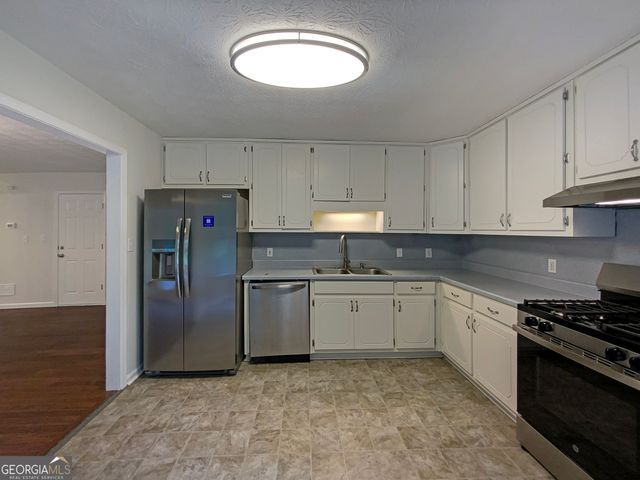 172 Stokes Drive, Stockbridge, GA 30281