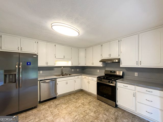 172 Stokes Drive, Stockbridge, GA 30281