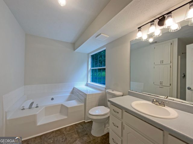 172 Stokes Drive, Stockbridge, GA 30281
